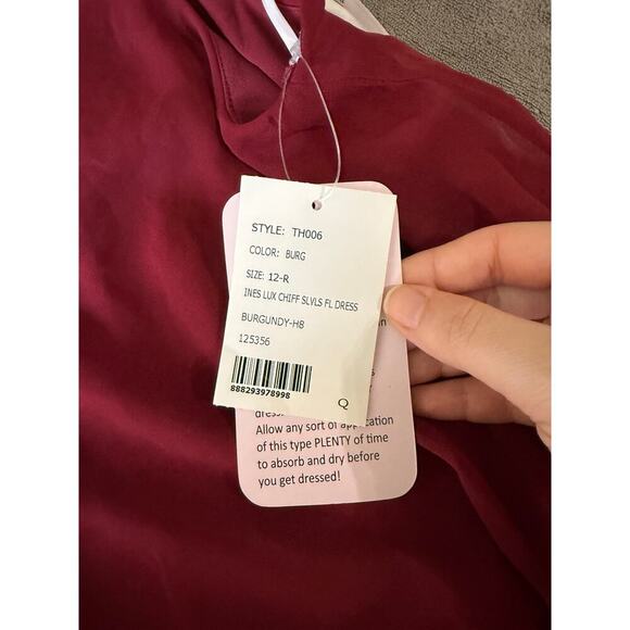 NWT THREAD Bridesmaid Ines Chiffon Sleeveless Gown
Burgundy Dessy Size 12 R - Picture 7 of 12